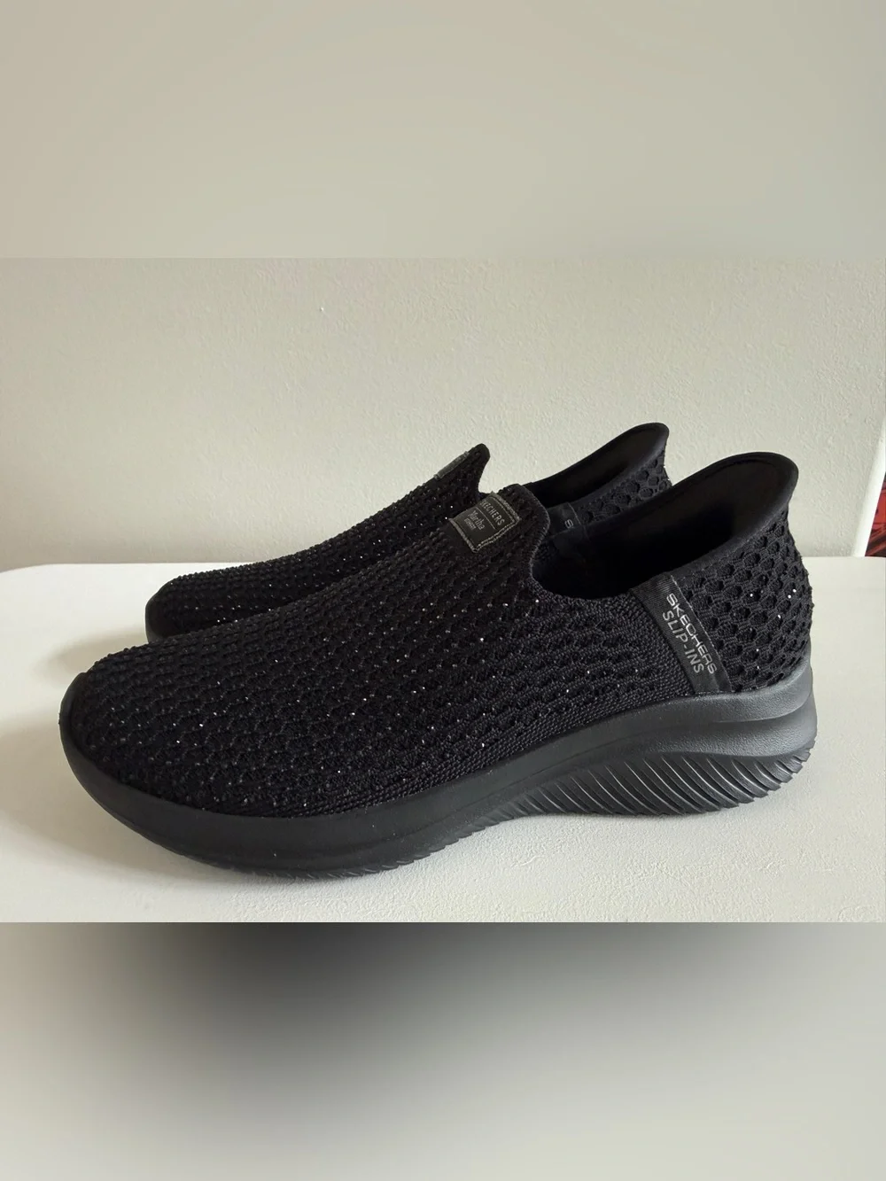 Skechers new without